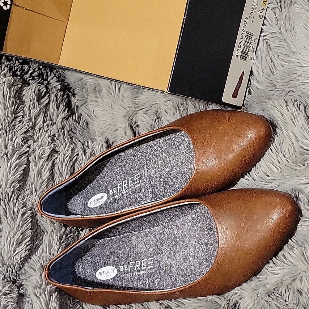 Dr. Scholls brown flats, 6.5